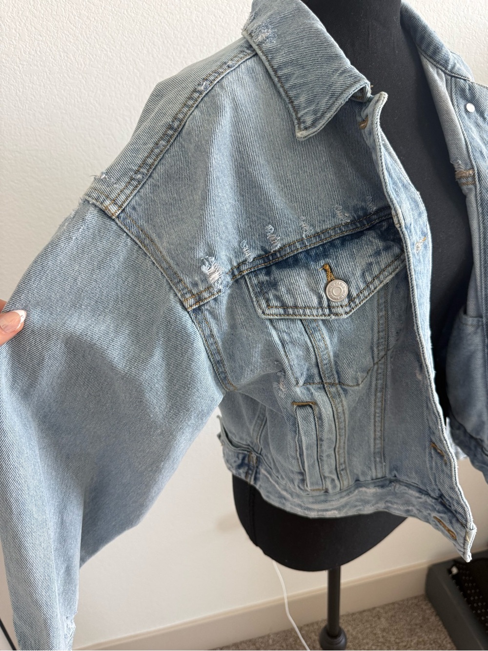 Classic Light Wash Denim Jacket - Picture 5 of 6